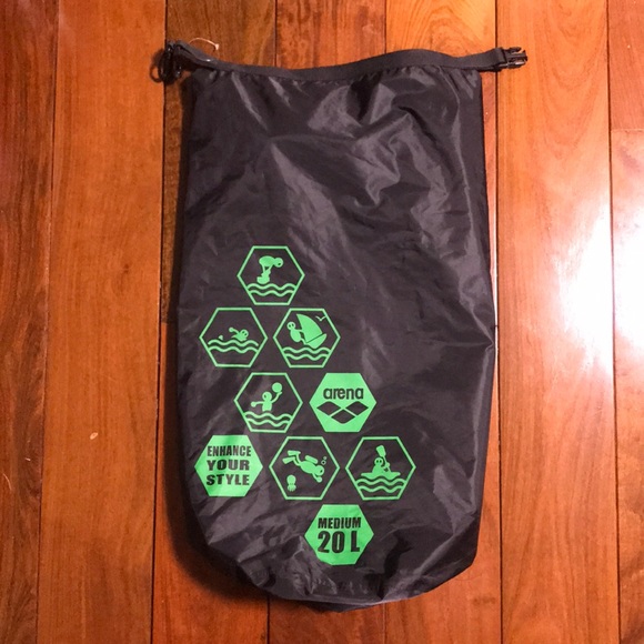 Arena Dry Bag - Picture 1 of 3